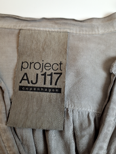 Project AJ117 Bluse